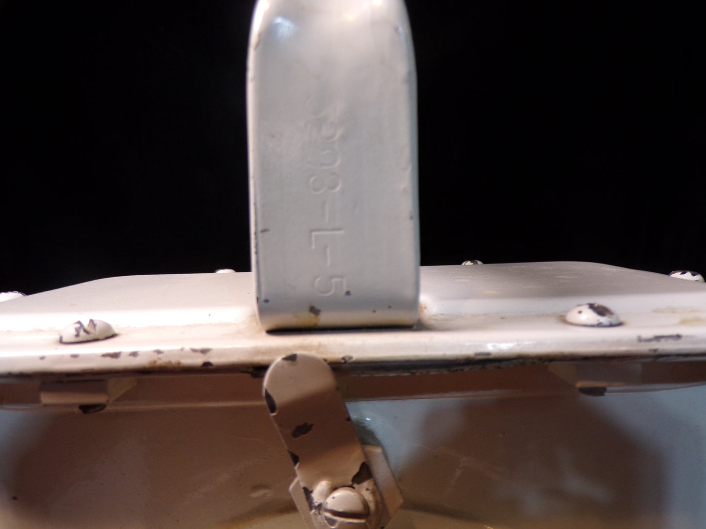 U.S. Navy Battle Lantern – Type J-18 (Model 9-S53H)