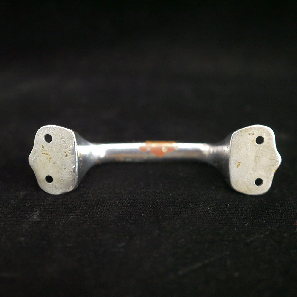 4.25-inch Dosland polished chrome handle.