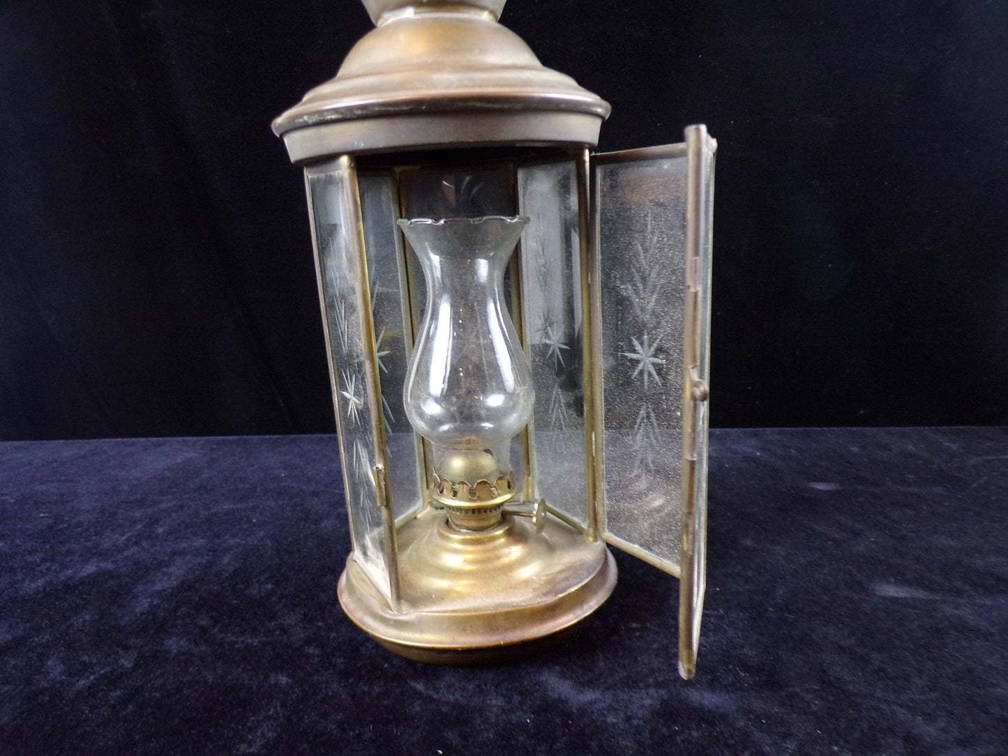 Lantern, Oil, Glass Chimney, Engraved Glass