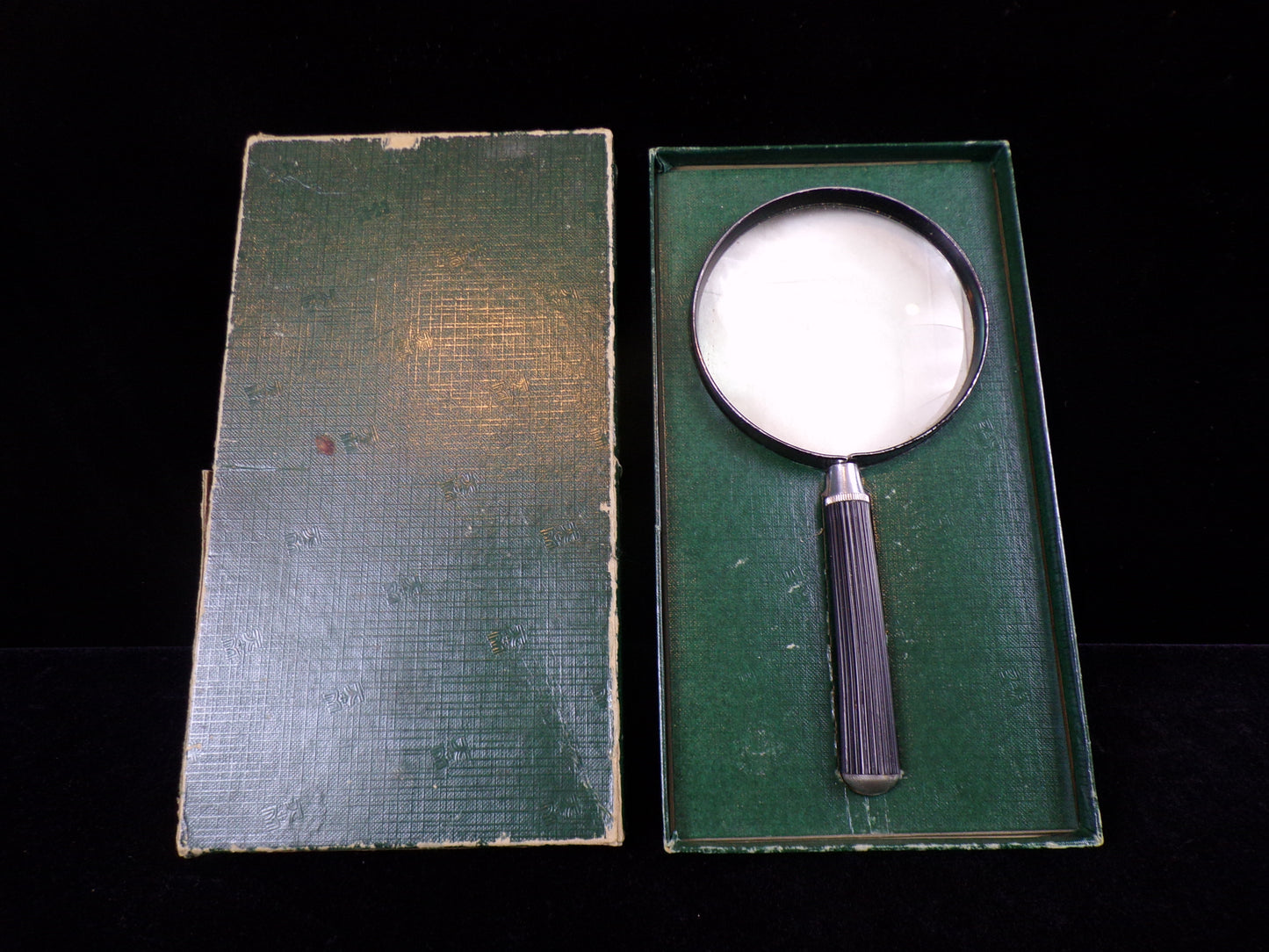 Vintage K&E Magnifying Glass, Reading Glass, with Box