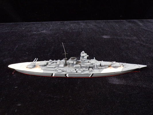 Tri Ang Triang Ship Bismarck M742 Battleship