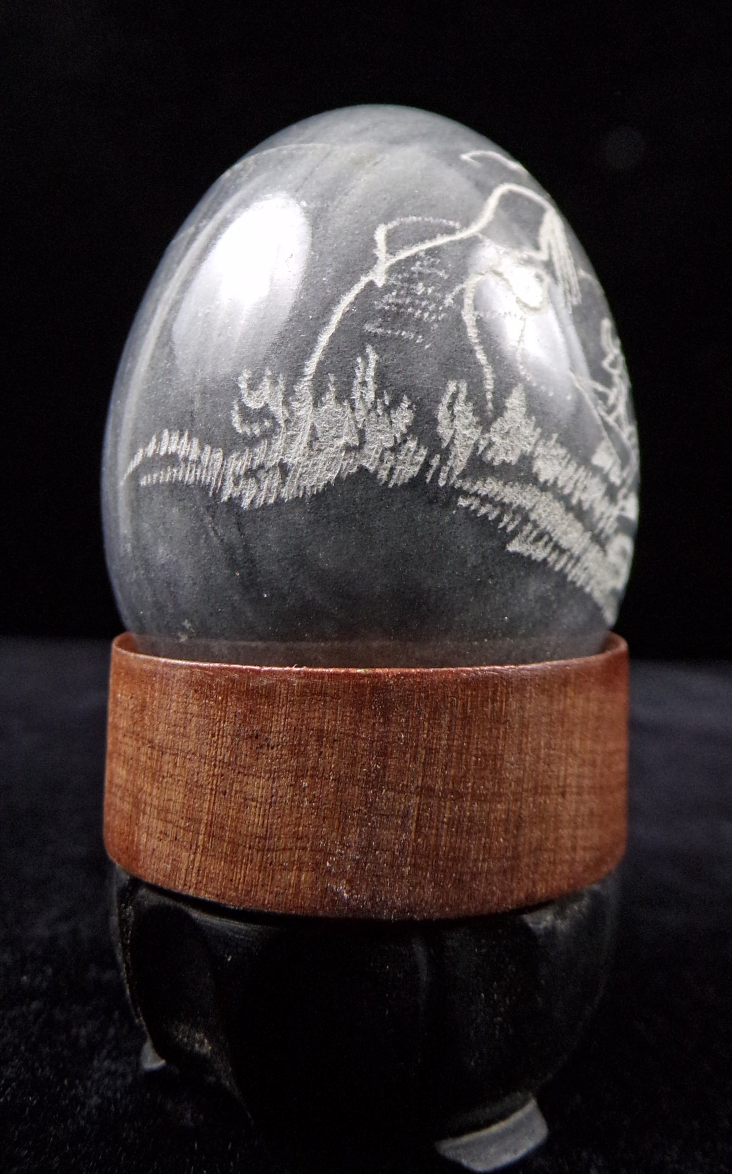 Art Engraving in Stone Egg with egg holder  - Whale breaching