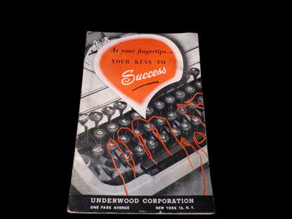 Vintage Underwood Universal Portable Typewriter with Case – 1930s/40s