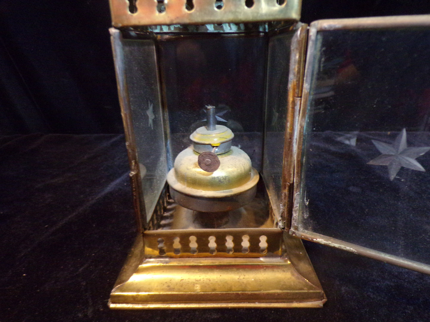Oil Lantern – Carriage / Railway Style, Late 19th–Early 20th Century