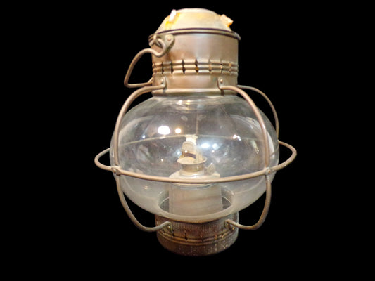Tung Woo Onion Lantern – Hong Kong – Mid-20th Century Maritime Oil Lamp