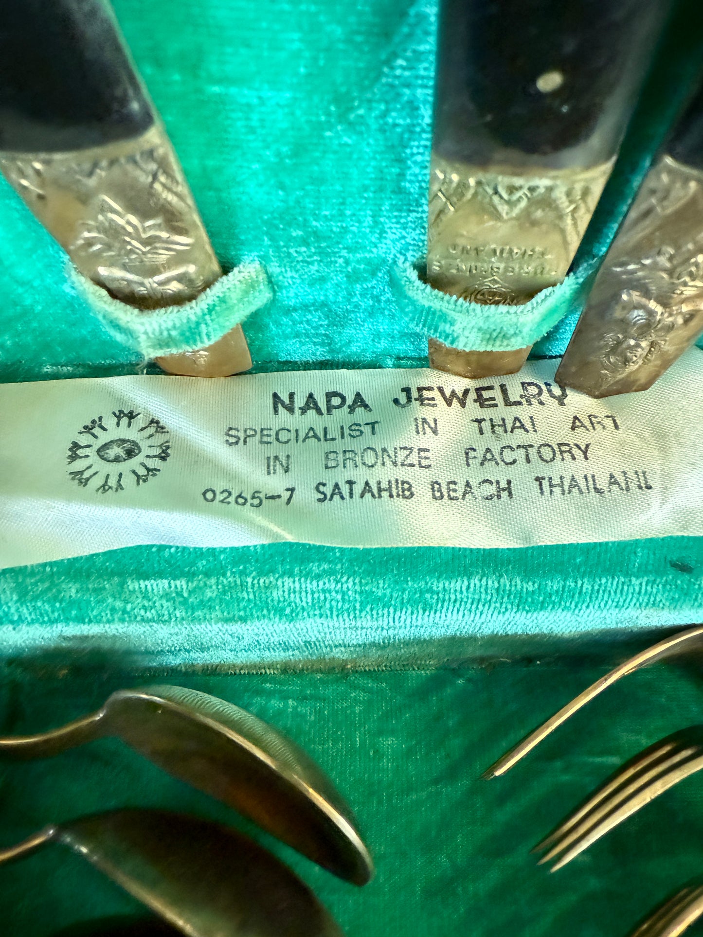 Vintage Thai Bronze Flatware Set – Napa Jewelry, Satahib Beach, Thailand – Complete in Case, 1950s–70s